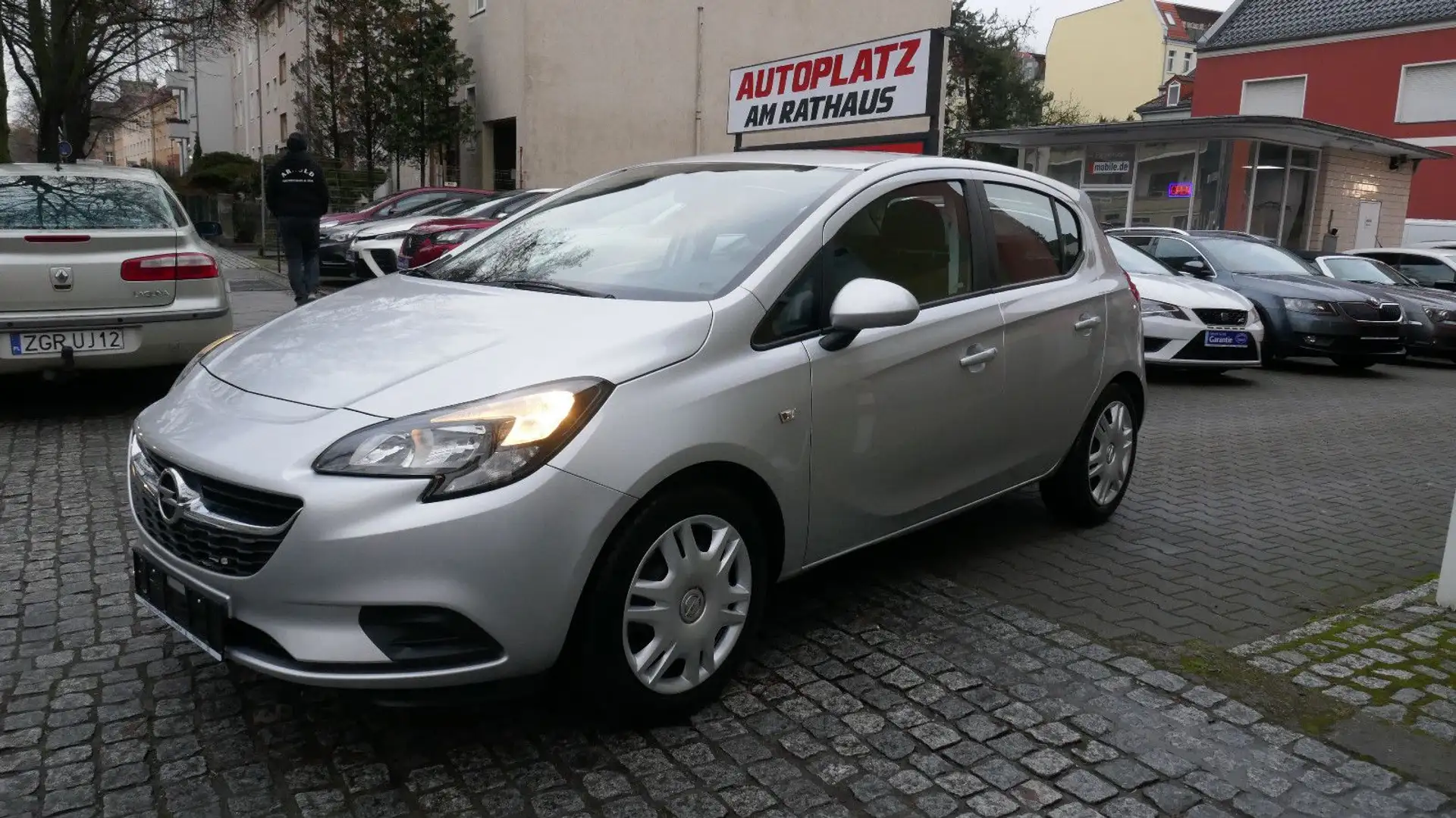 Opel Corsa E Edition  Benzin / LPG Silber - 1