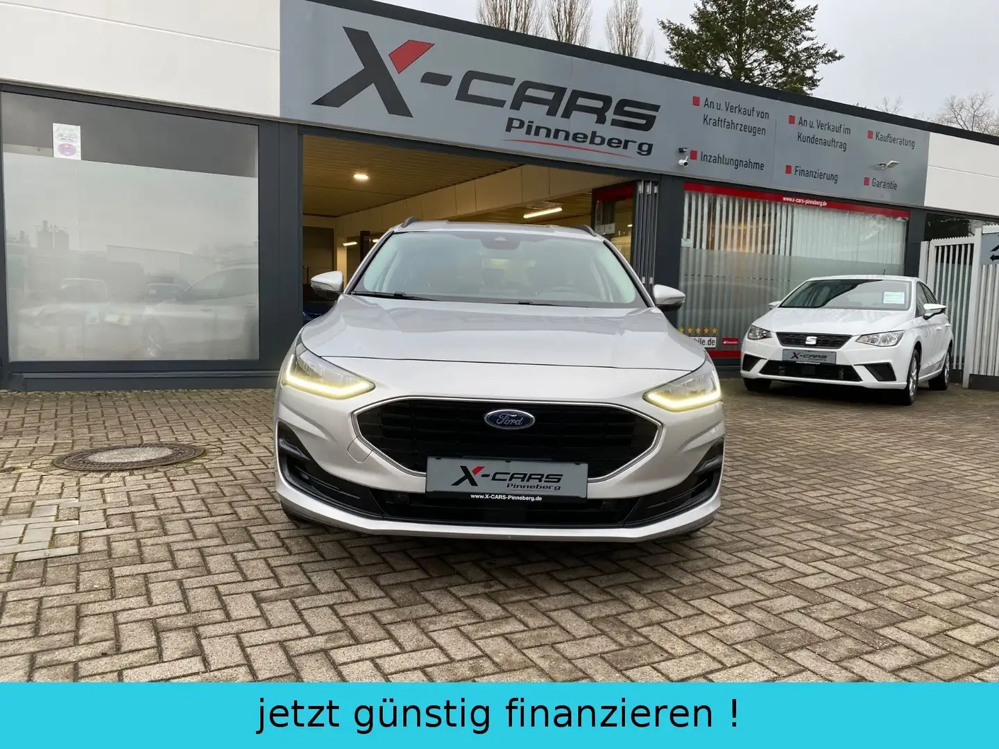 Ford Focus Turnier 1.5 TDCI"Cool & Connect"Rückfahrk. Silber - 2