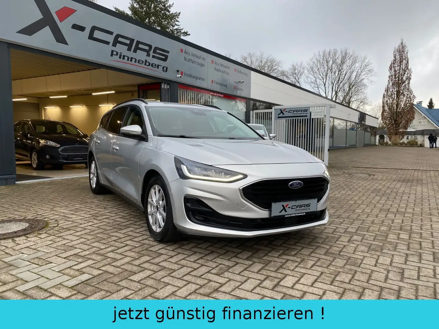 Ford Focus Turnier 1.5 TDCI"Cool & Connect"Rückfahrk. Silber - 1