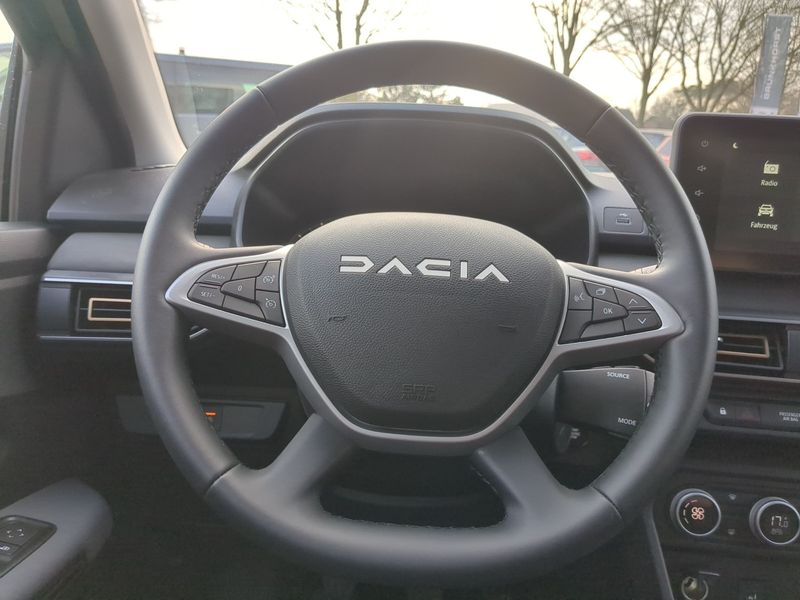 Dacia Jogger TCe 110 Extreme 5-Sitzer+PDC+RFK+LED — photo 7
