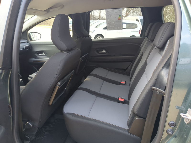 Dacia Jogger TCe 110 Extreme 5-Sitzer+PDC+RFK+LED — photo 10