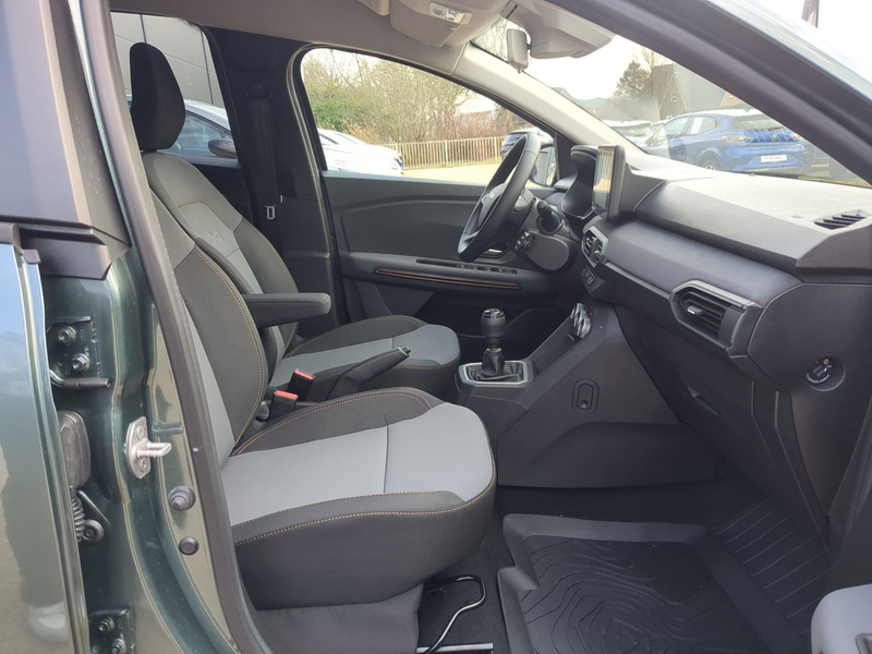 Dacia Jogger TCe 110 Extreme 5-Sitzer+PDC+RFK+LED — photo 9