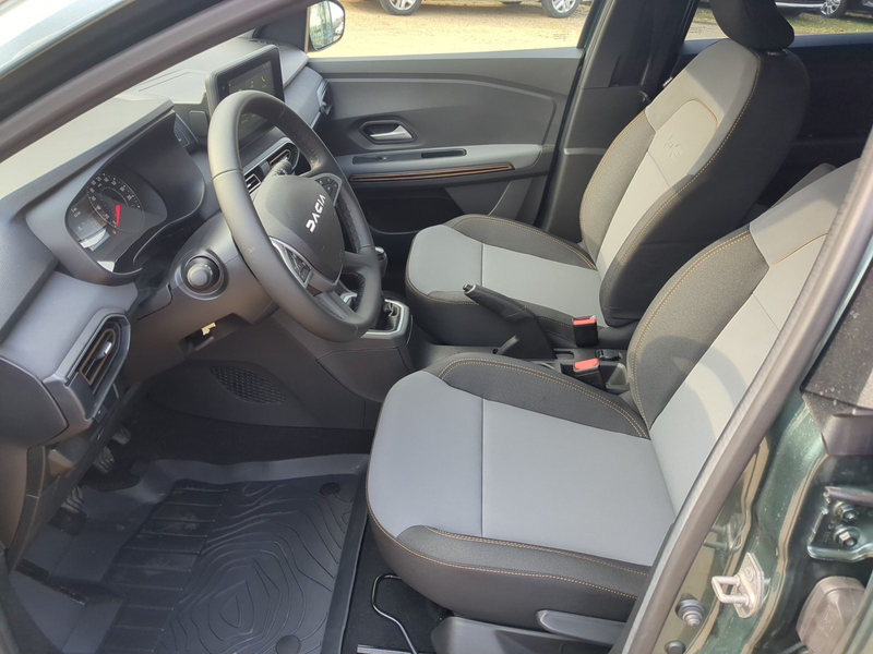Dacia Jogger TCe 110 Extreme 5-Sitzer+PDC+RFK+LED — photo 5
