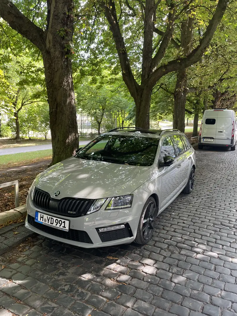 Skoda Octavia Combi 2.0 TSI DSG RS - 2