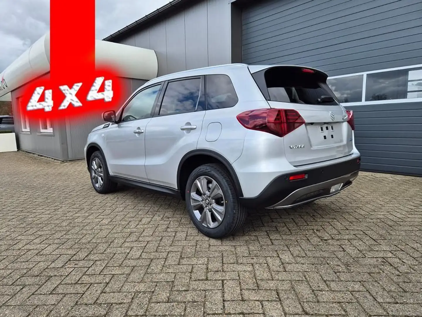 Suzuki Vitara 4x4 ALLGRIP Anhkup LED Kamera Garantie Argento - 2