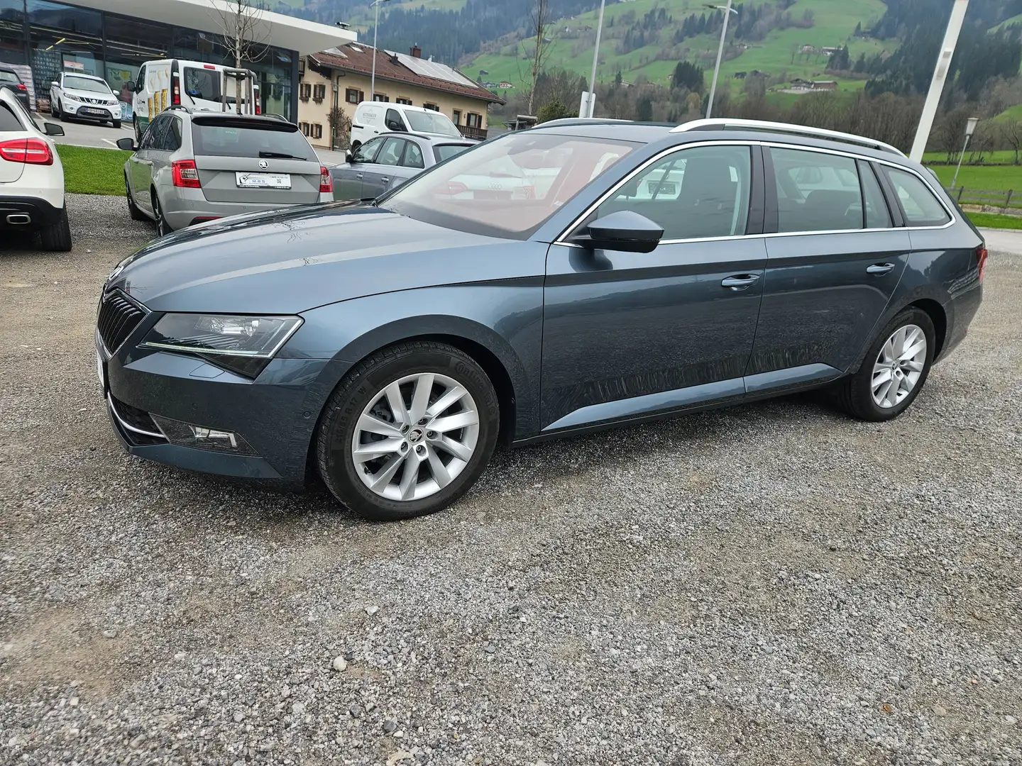 Skoda Superb Style 4x4 Grau - 2