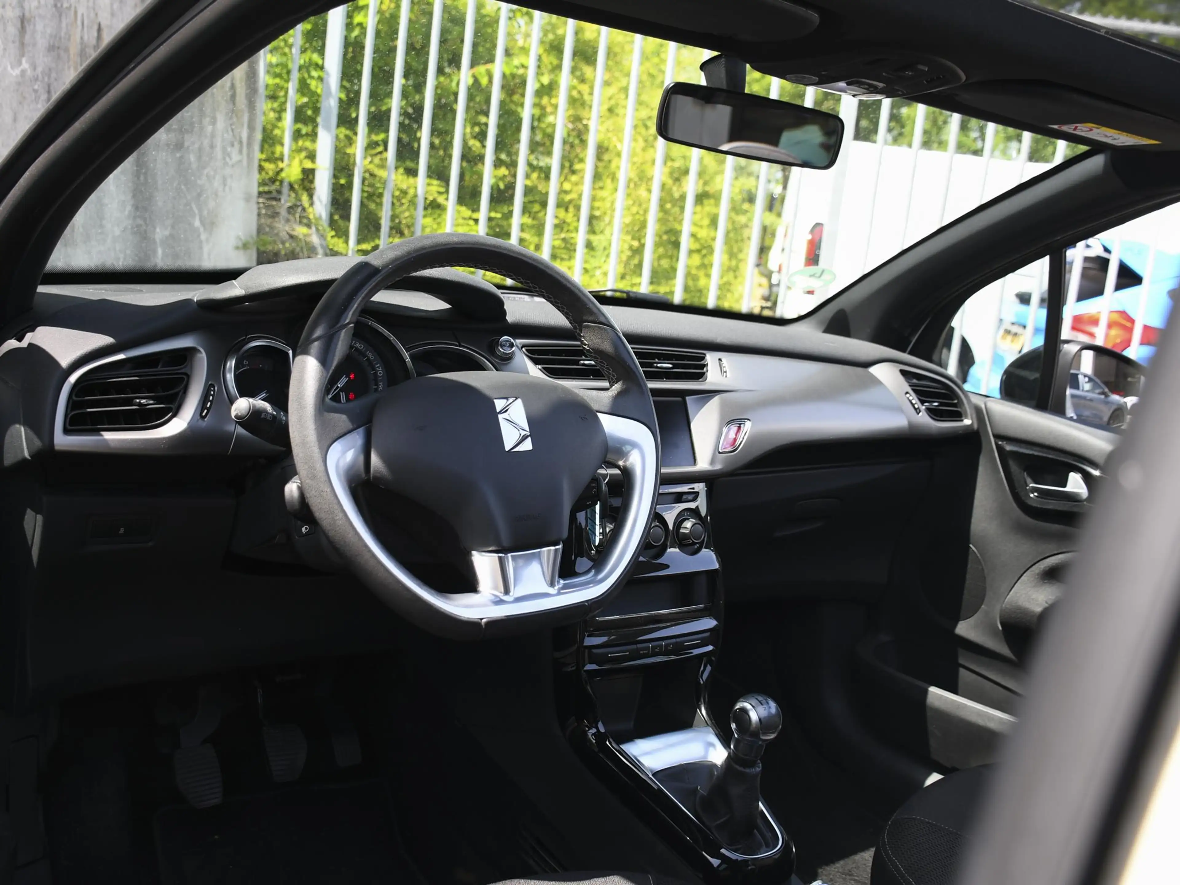 DS Automobiles DS 3 Cabrio So Chic 1.2 PureTech 82pk SOFT-TOP | 16''LM — photo 13