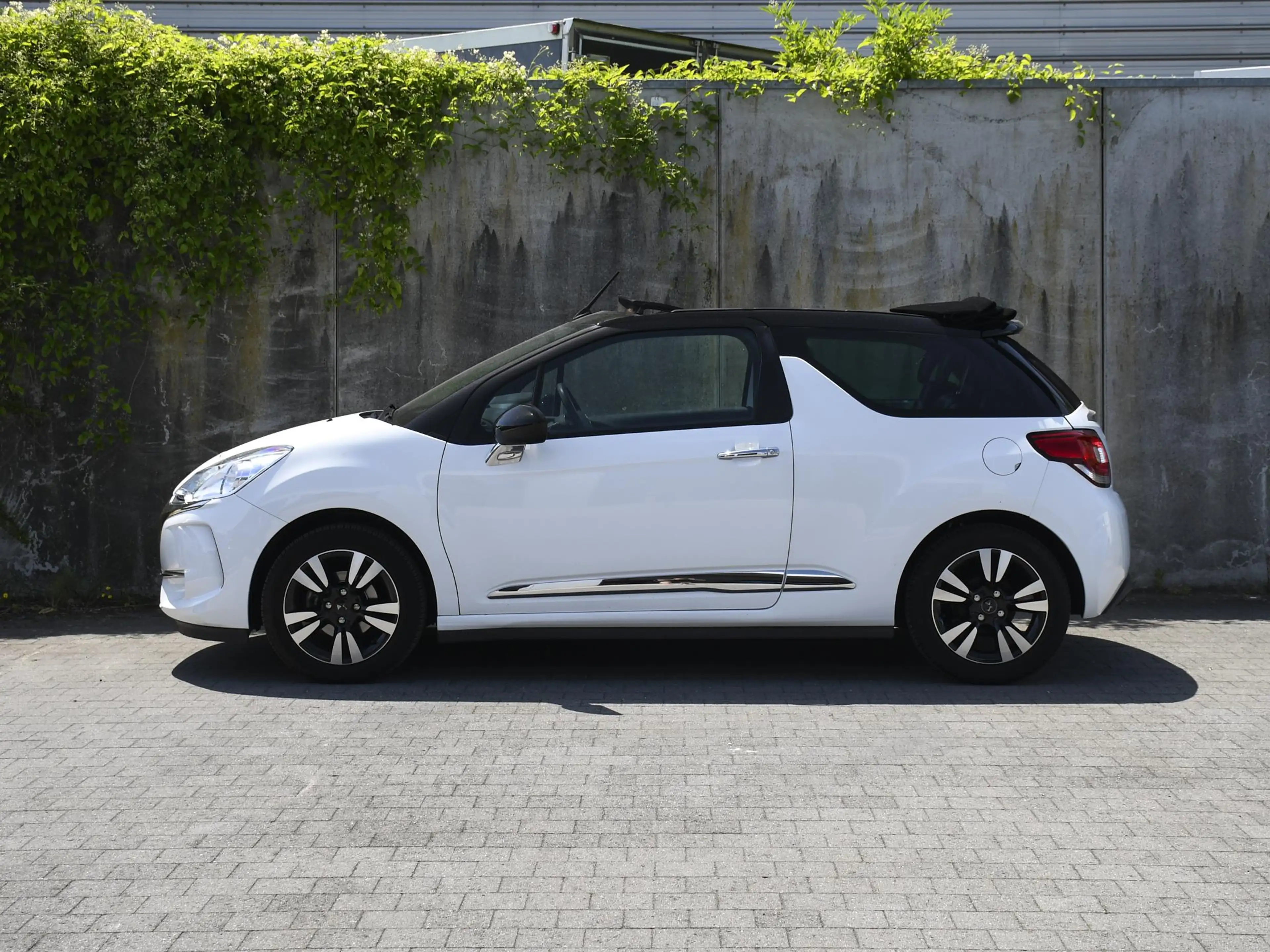 DS Automobiles DS 3 Cabrio So Chic 1.2 PureTech 82pk SOFT-TOP | 16''LM — photo 4
