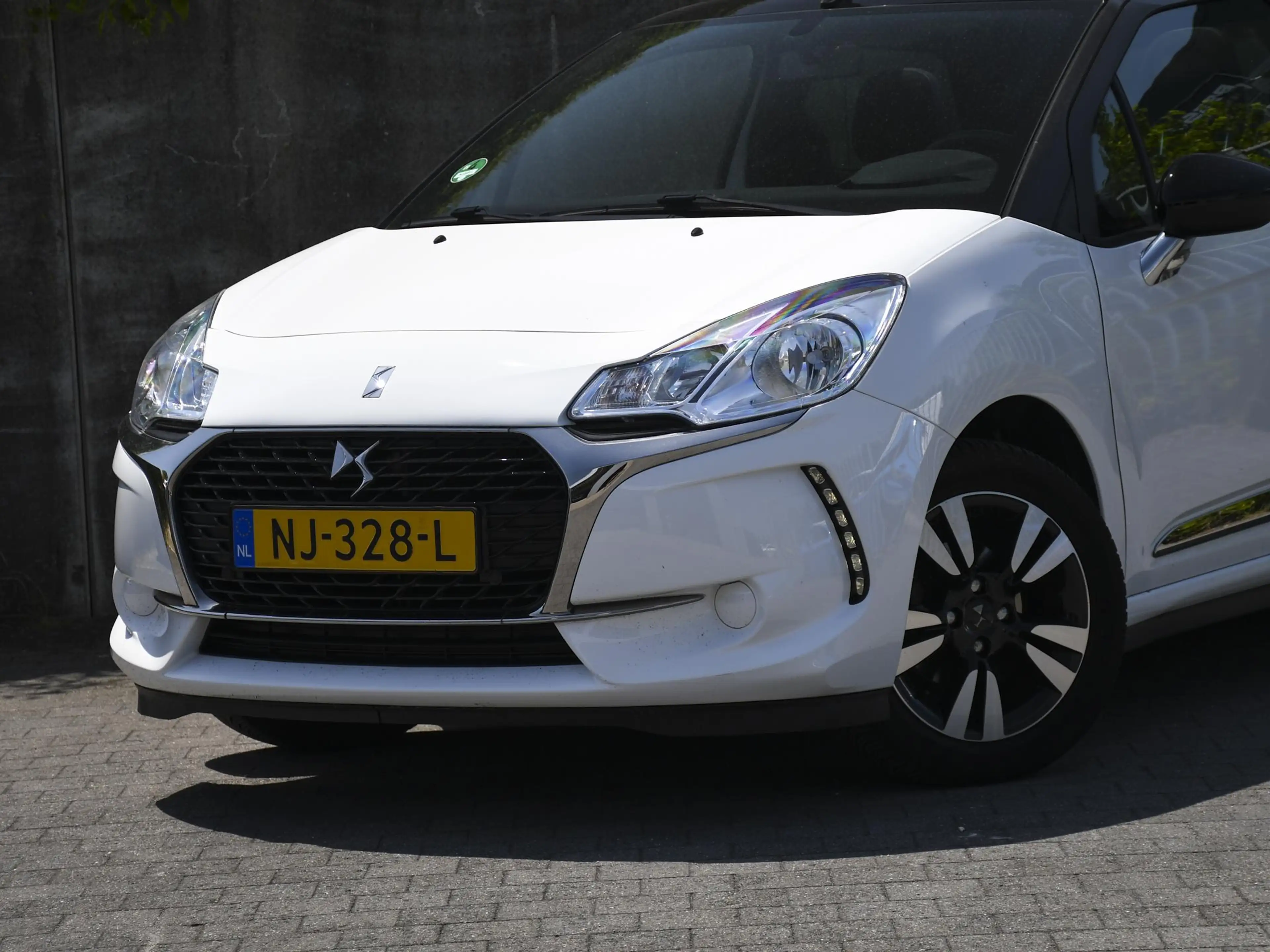 DS Automobiles DS 3 Cabrio So Chic 1.2 PureTech 82pk SOFT-TOP | 16''LM — photo 2