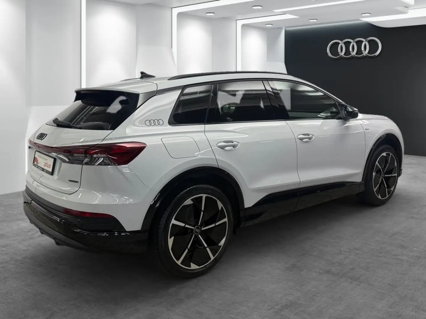 Audi e-tron Q4 e-tron 45 Quattro Weiß - 2