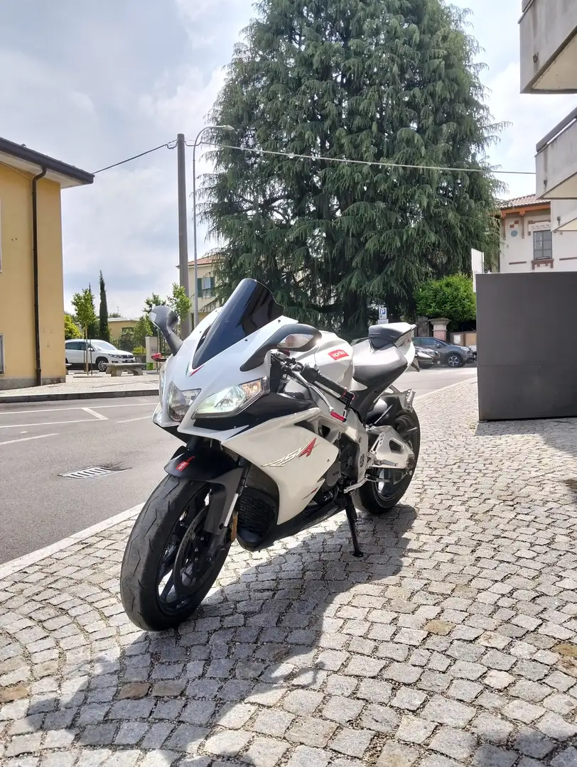 Aprilia RSV4 R Blanco - 2