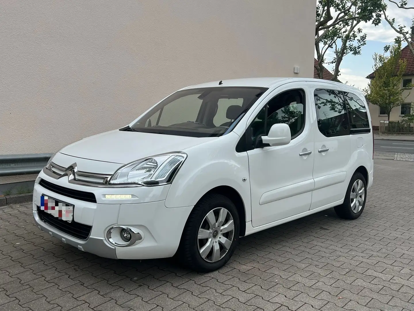 Citroen Berlingo 1.6 HDi 90 Multispace 5-Sitzer Klima PDC Mo 15 Weiß - 1