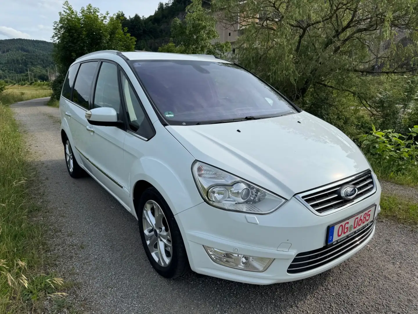Ford Galaxy Titanium Weiß - 2