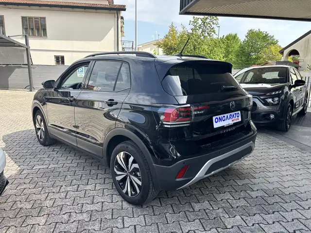 Volkswagen T-Cross view 6