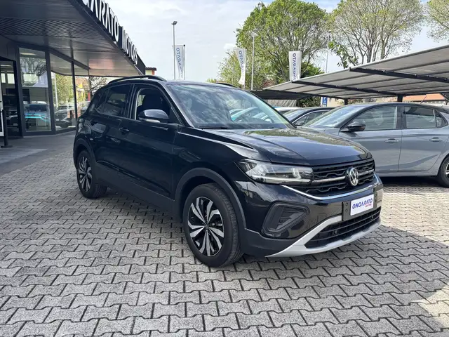 Volkswagen T-Cross view 3