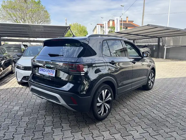Volkswagen T-Cross view 4