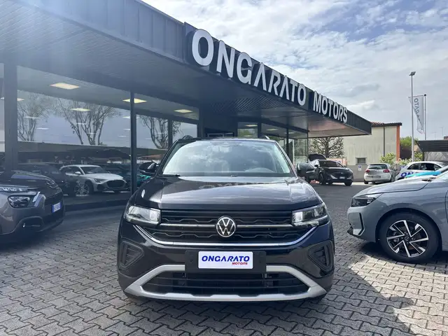 Volkswagen T-Cross view 2