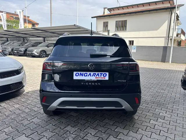 Volkswagen T-Cross view 5