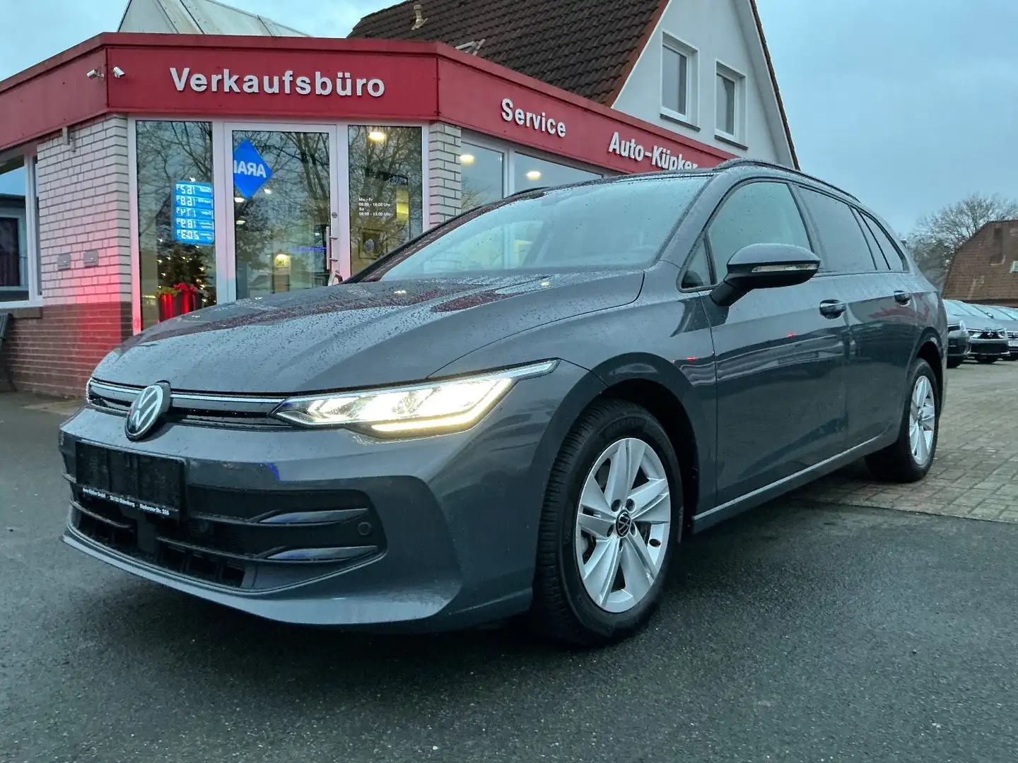 Volkswagen Golf VIII Variant 1.5 TSI Life SHZ LHZ NAVI ACC Gris - 1