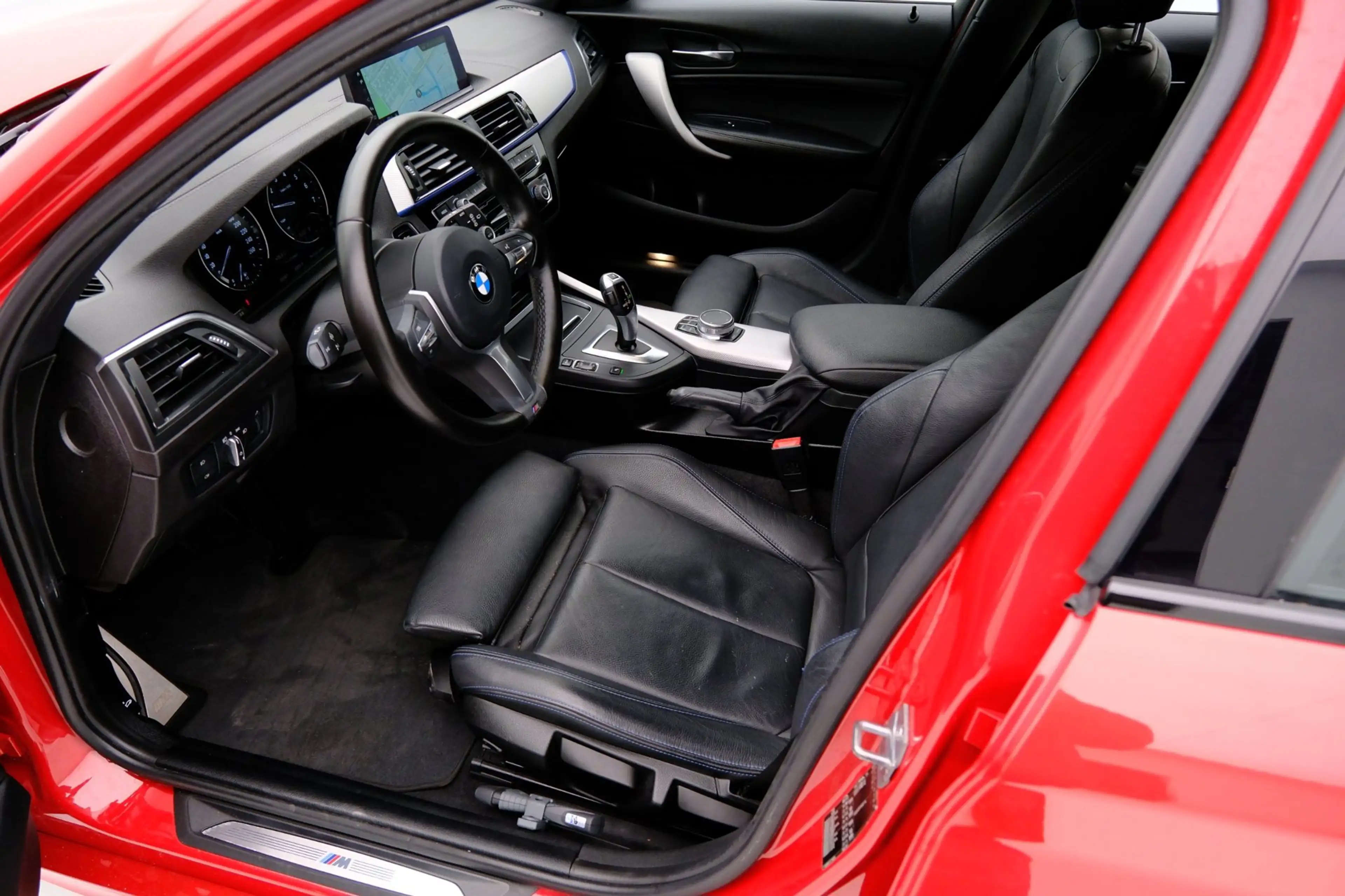 BMW 118 1-serie 118i M Sport Aut. Leder|Sportstoelen|Navi| — photo 2