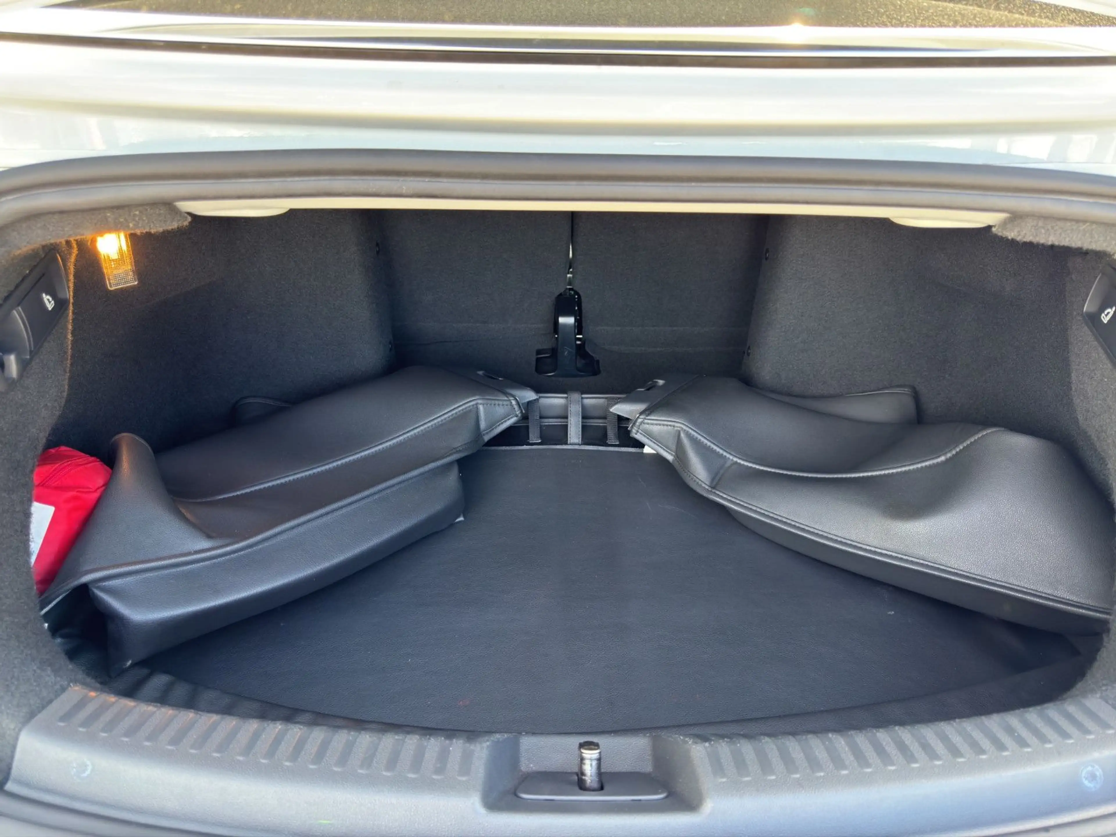 Volkswagen Beetle Cabriolet 1.2 TSI BMT, Navi, PDC, Klima — photo 12