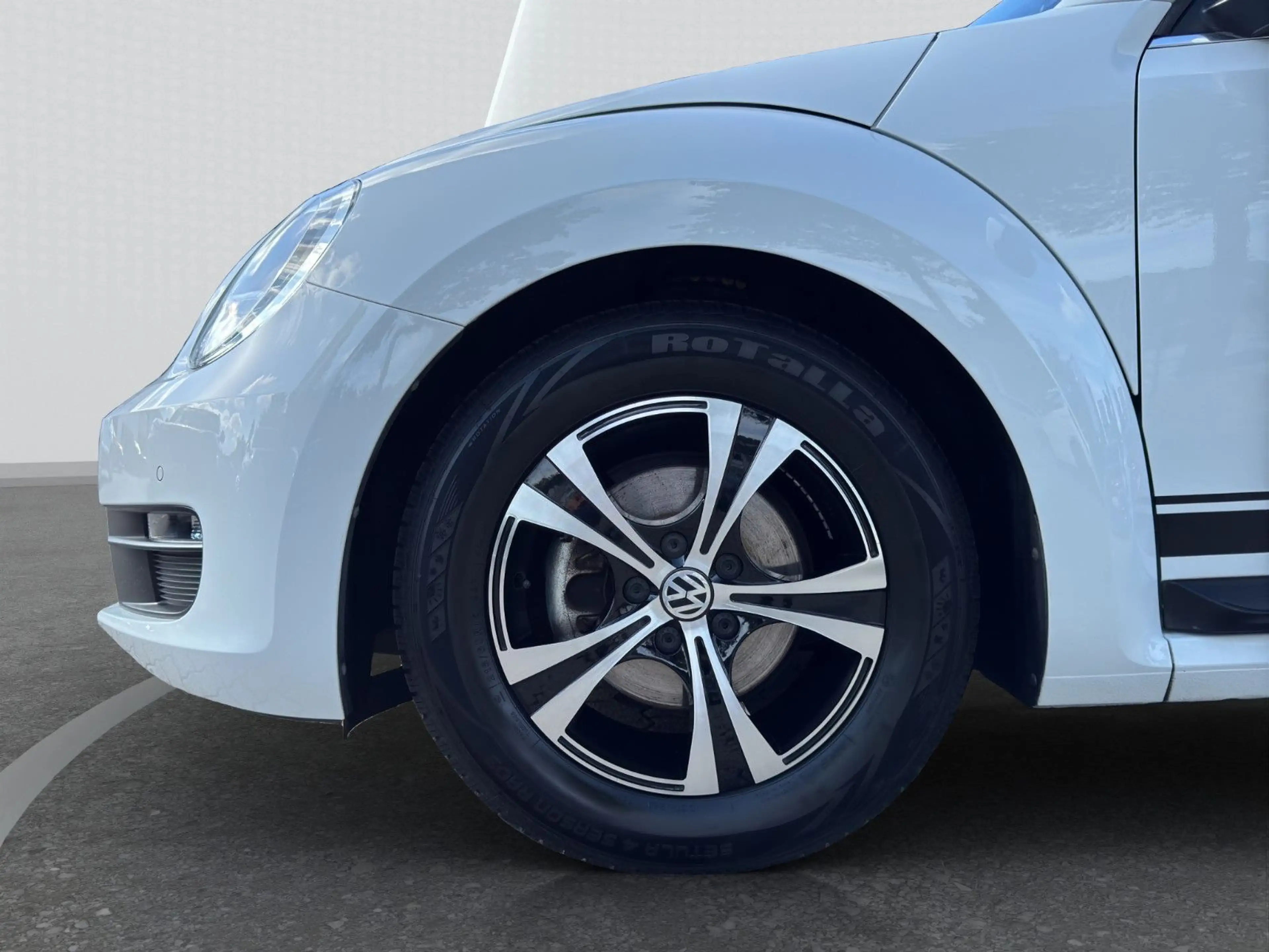 Volkswagen Beetle Cabriolet 1.2 TSI BMT, Navi, PDC, Klima — photo 11