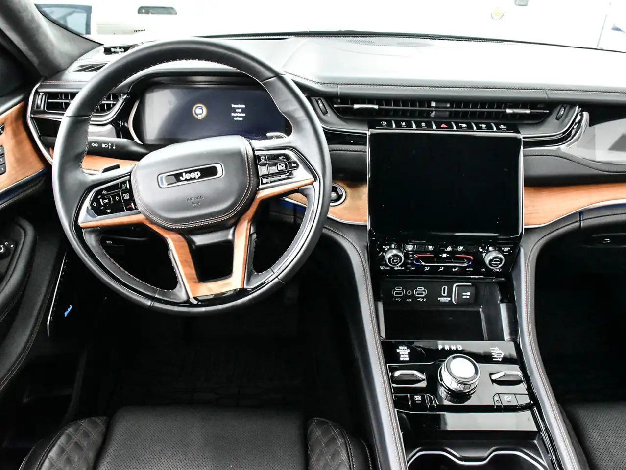 Jeep Grand Cherokee снимка Jeep Grand Cherokee