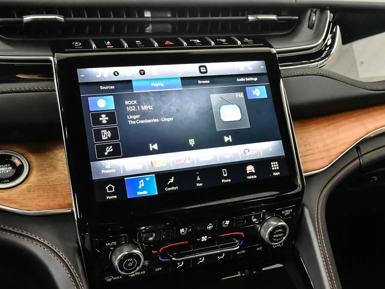 Jeep Grand Cherokee снимка Jeep Grand Cherokee