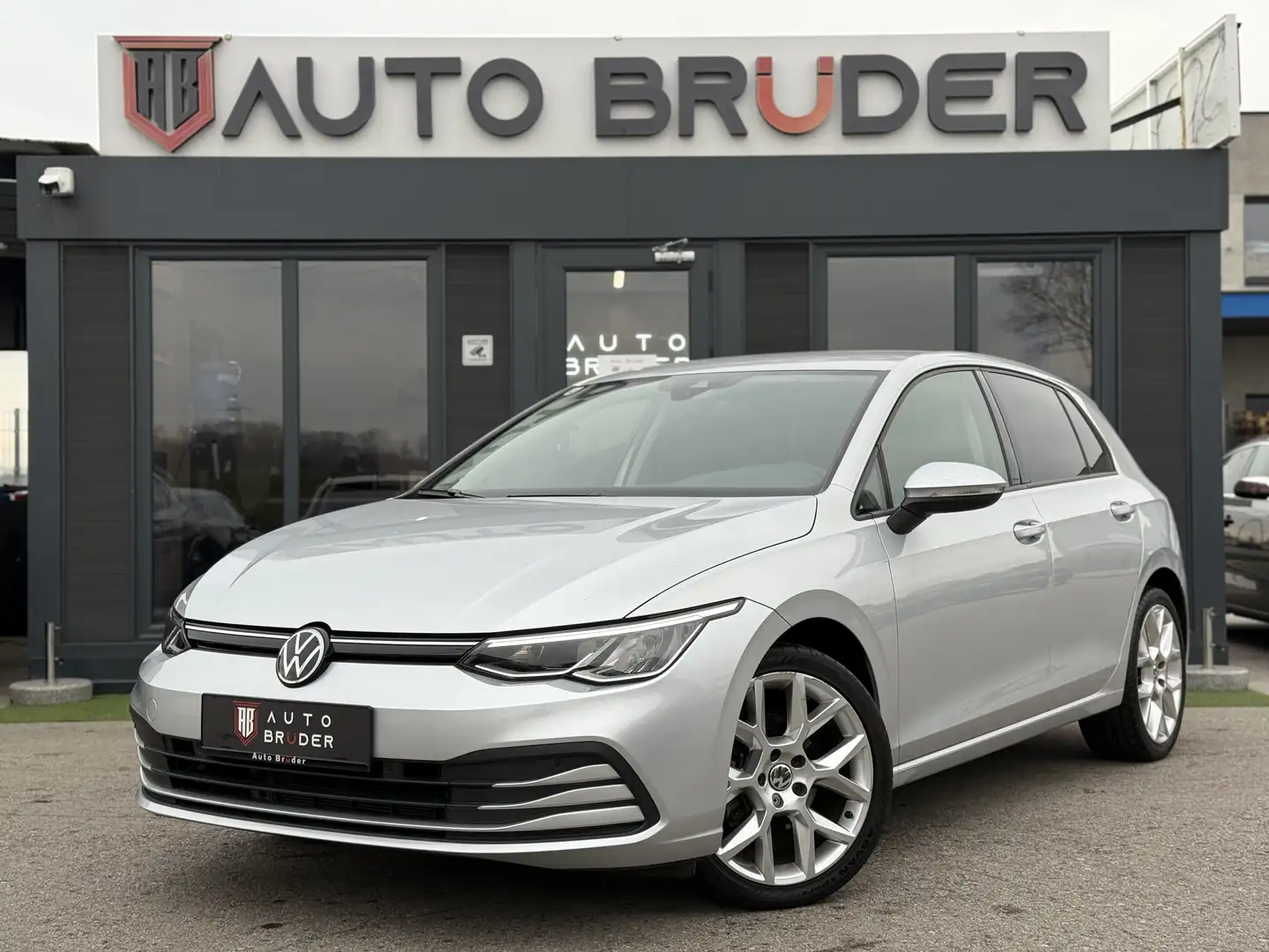 Volkswagen Golf Life eTSI Grau - 2