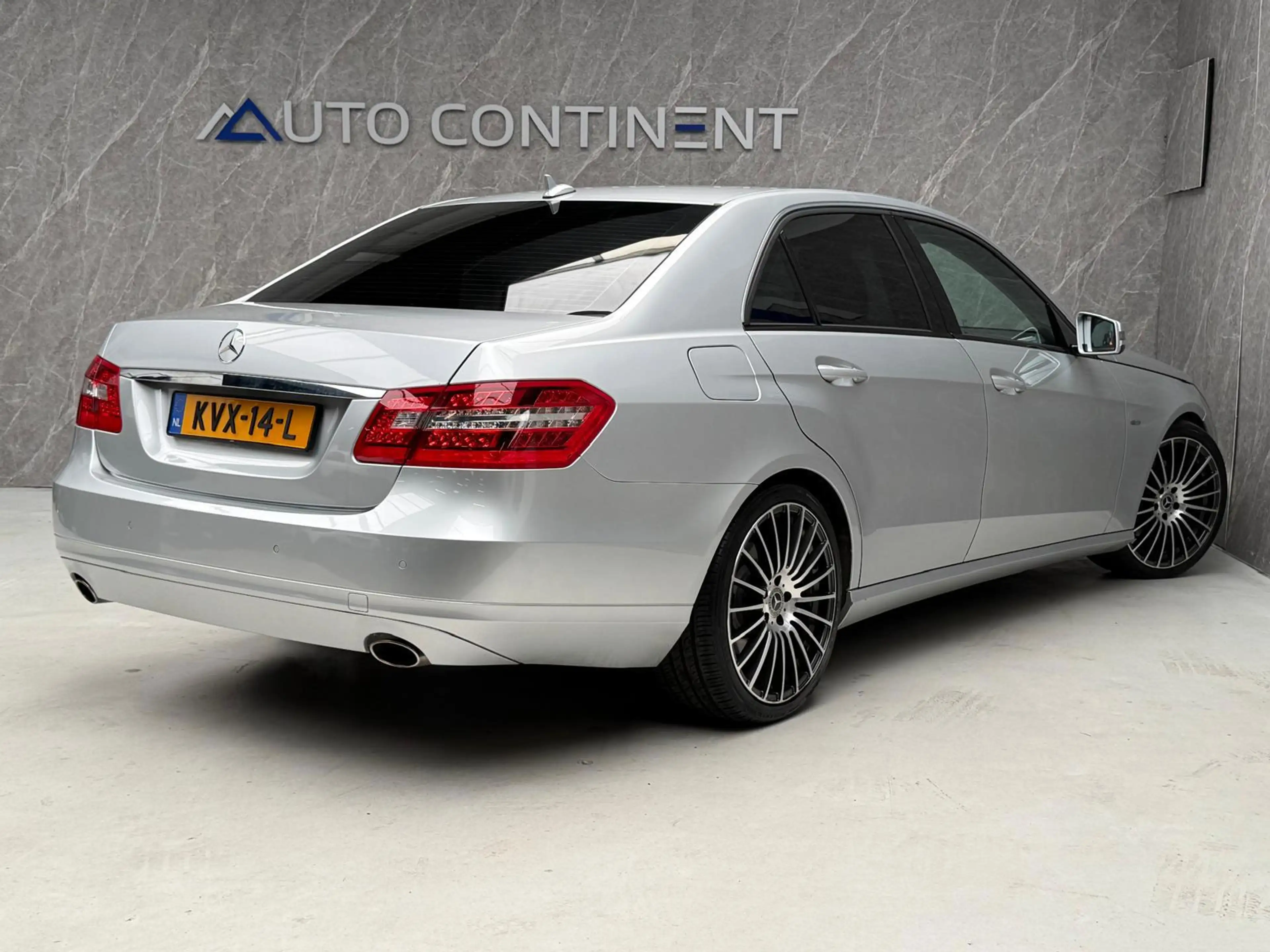 Mercedes-Benz E 350 CGI 293 PK / Dealer Onderhouden — photo 2