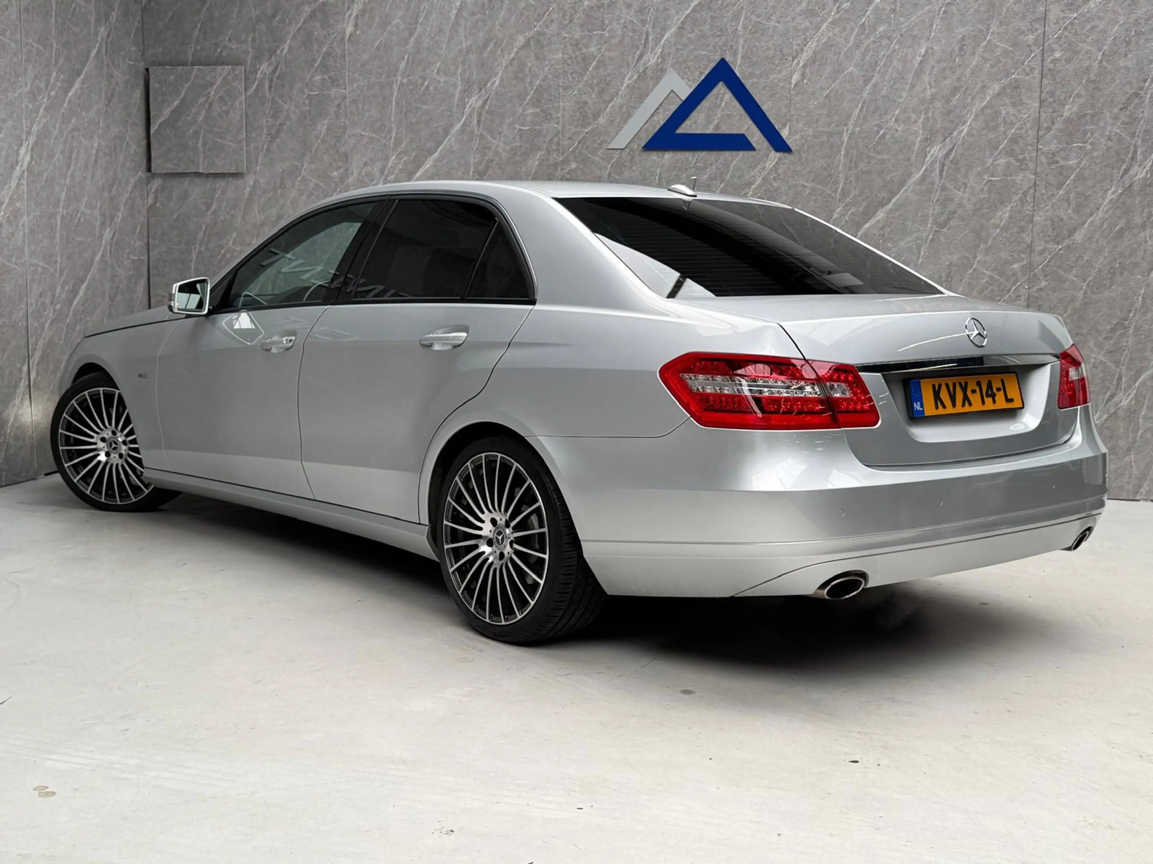 Mercedes-Benz E 350 CGI 293 PK / Dealer Onderhouden — photo 4