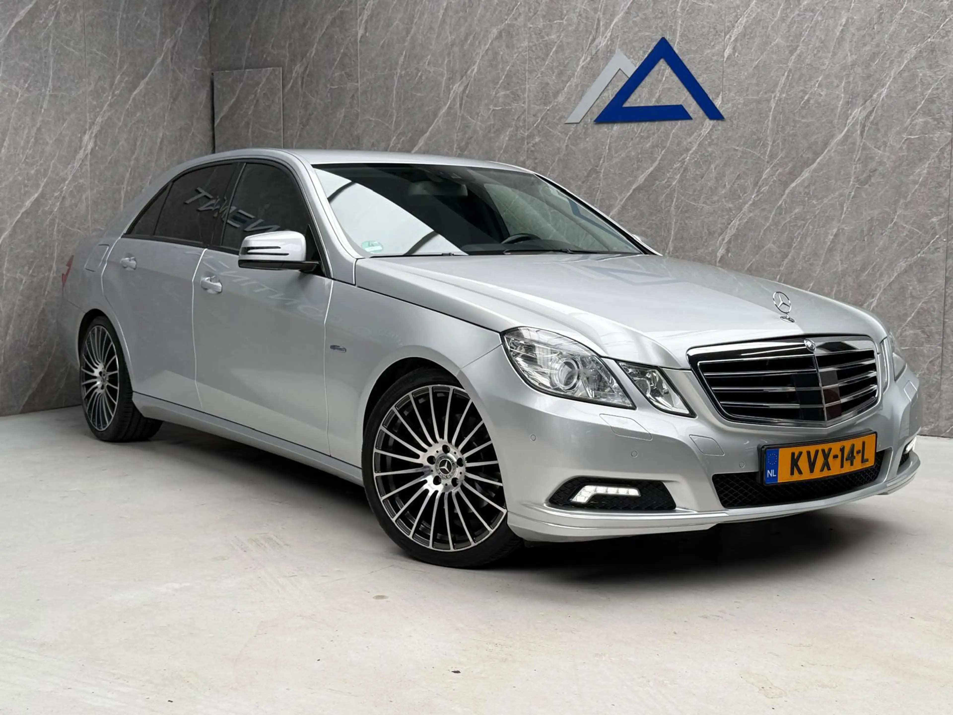 Mercedes-Benz E 350 CGI 293 PK / Dealer Onderhouden — photo 3