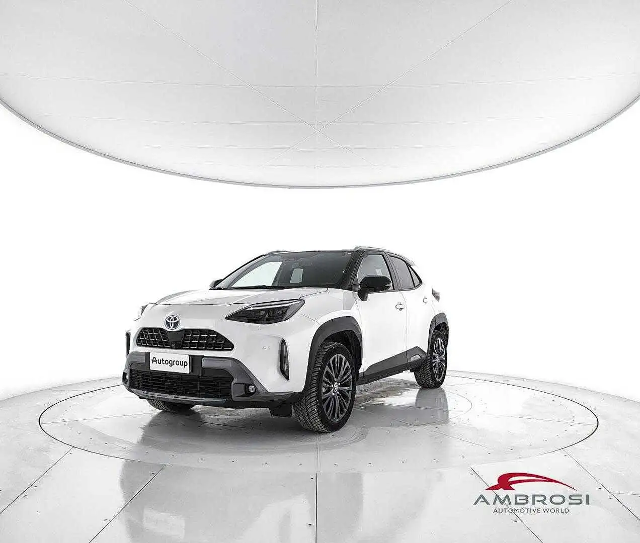 Toyota Yaris Cross 1.5h Premiere awd-i 116cv e-cvt Bianco - 1