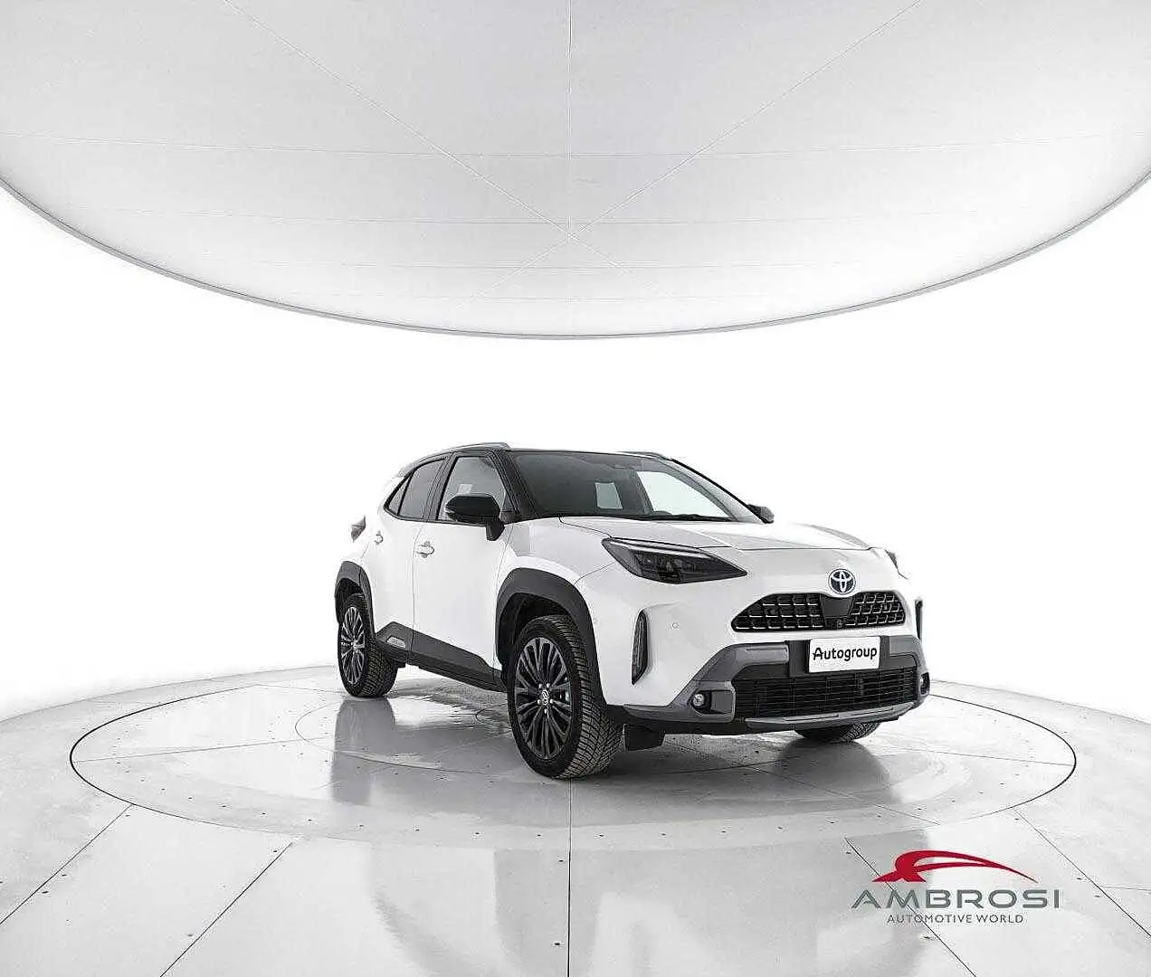 Toyota Yaris Cross 1.5h Premiere awd-i 116cv e-cvt Bianco - 2