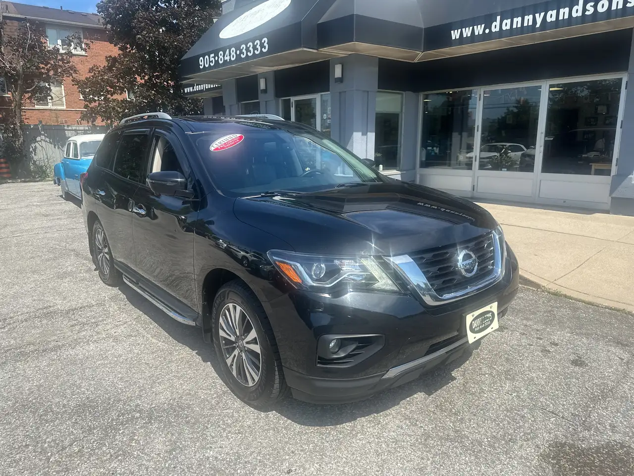 Nissan Pathfinder photo Nissan Pathfinder