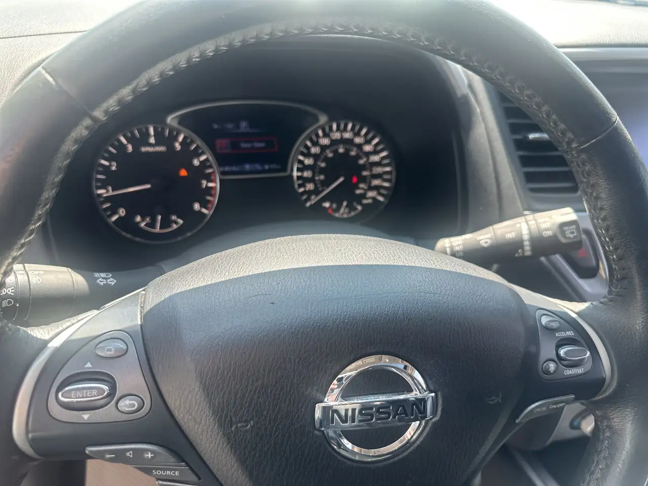 Nissan Pathfinder photo Nissan Pathfinder