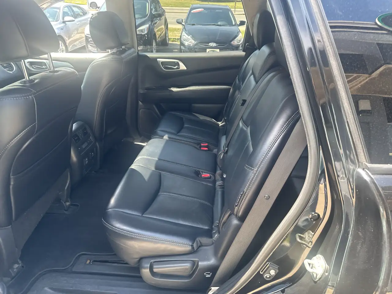 Nissan Pathfinder photo Nissan Pathfinder
