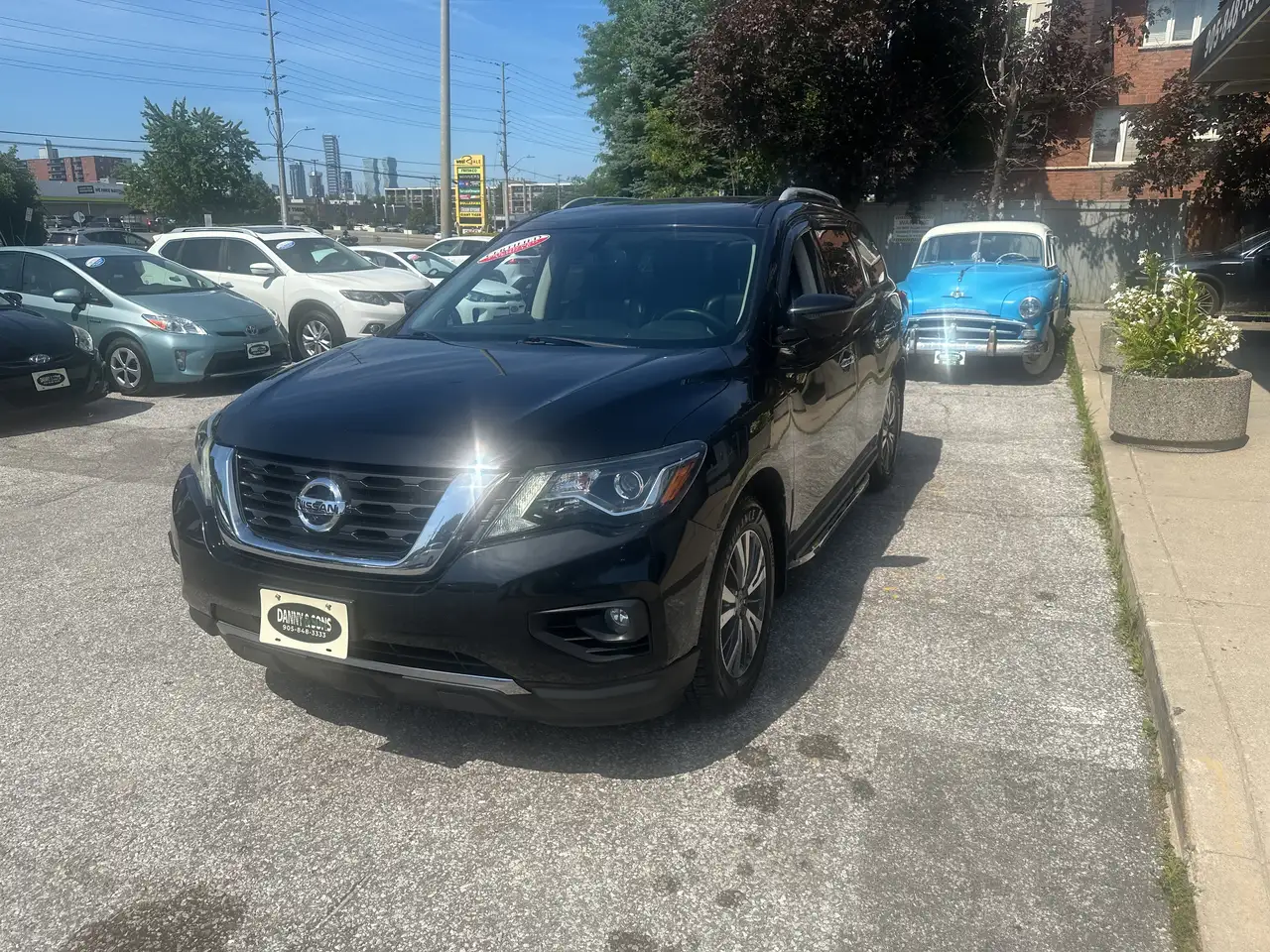 Nissan Pathfinder photo Nissan Pathfinder
