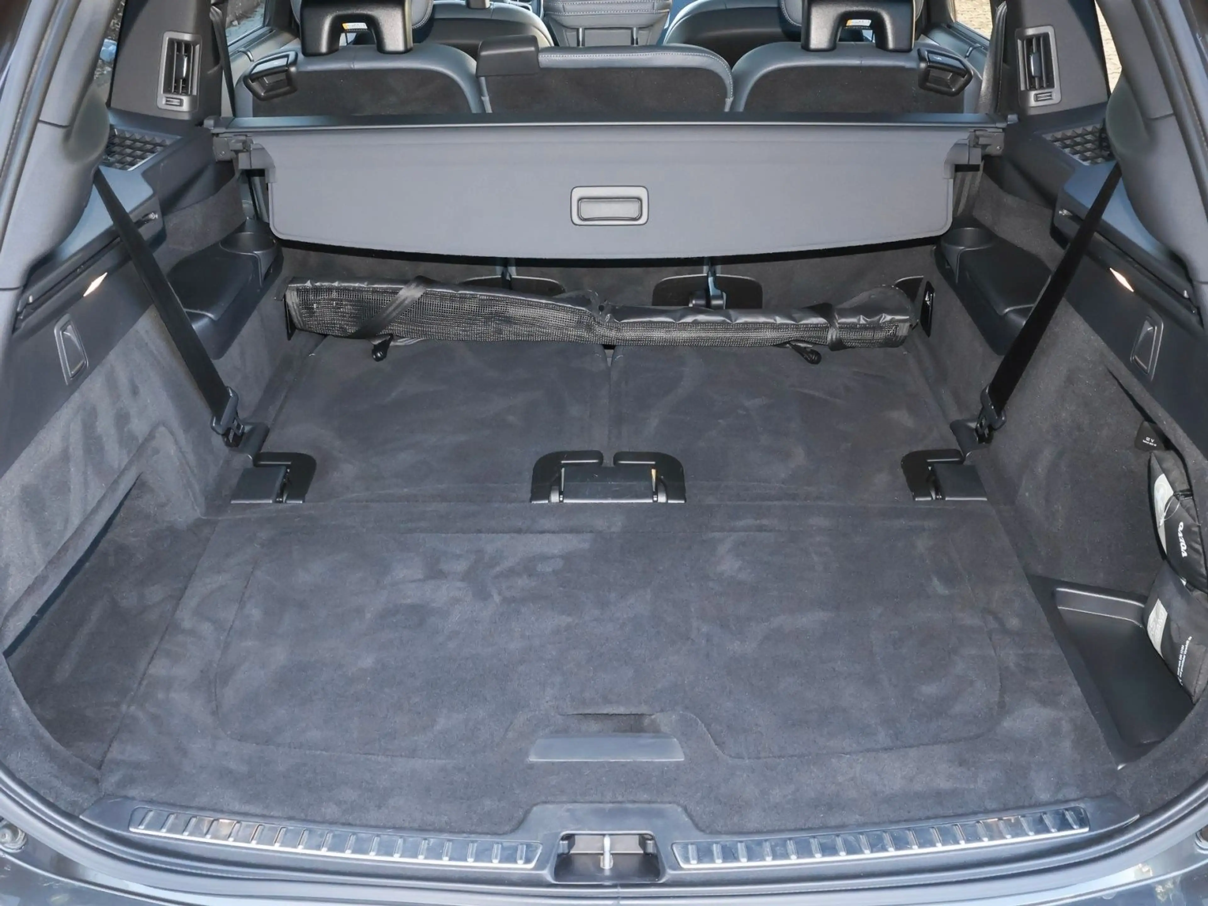 Volvo XC90 Inscription Expression Recharge PHEV — photo 12