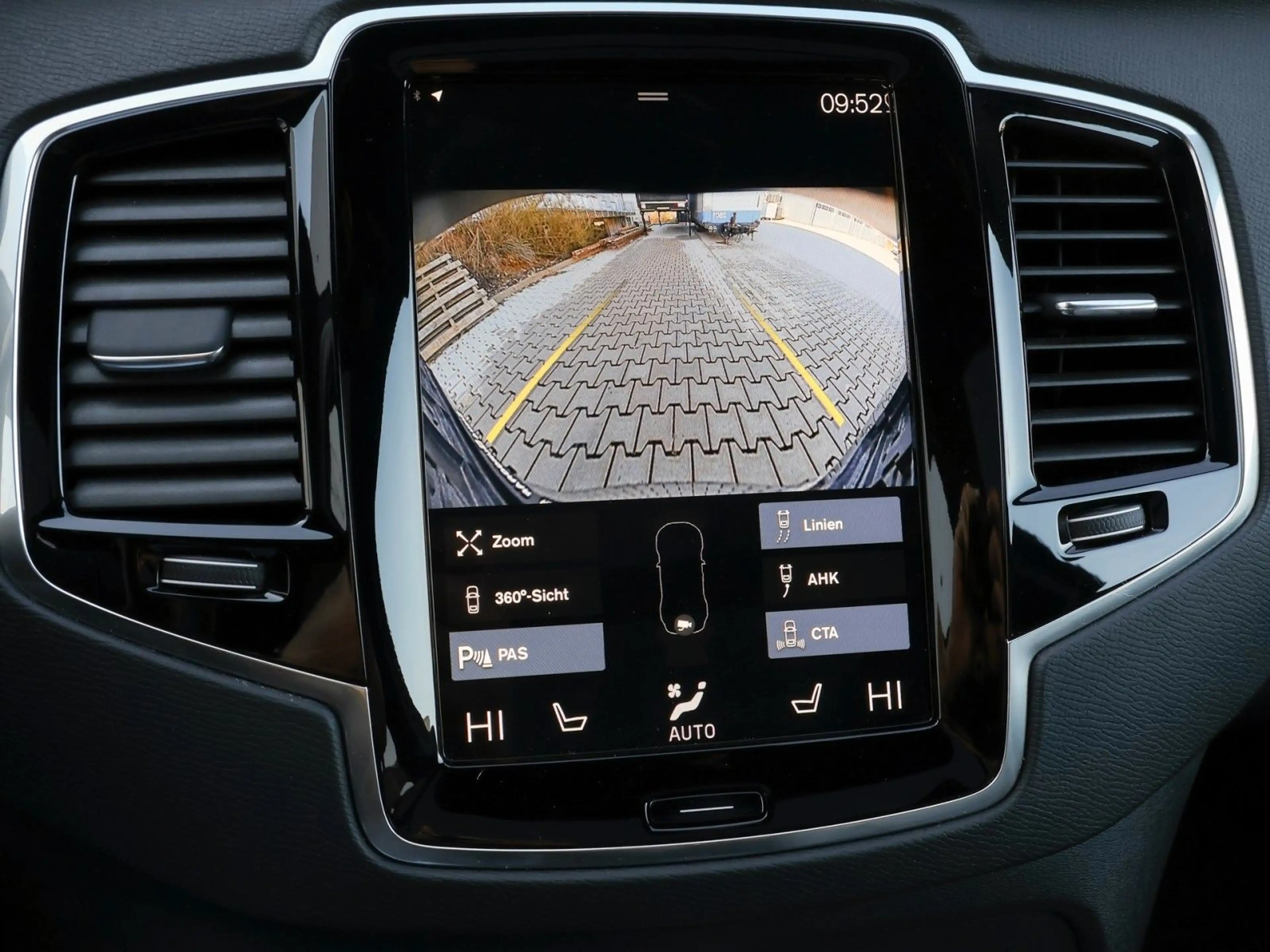 Volvo XC90 Inscription Expression Recharge PHEV — photo 14