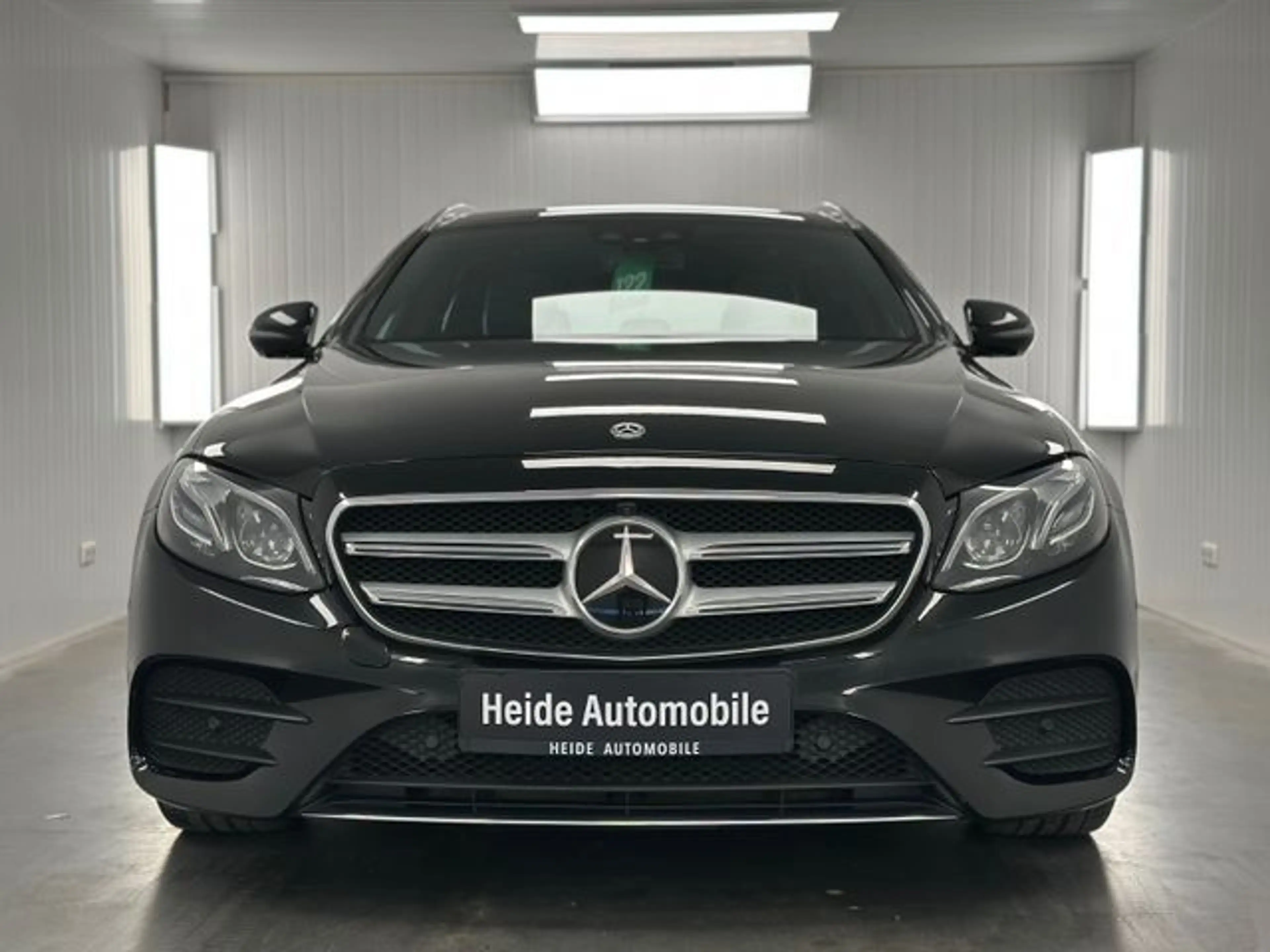 Mercedes-Benz E 450 4Matic AMG SPORTPAKET PANO 360° WIDESCREEN — photo 2