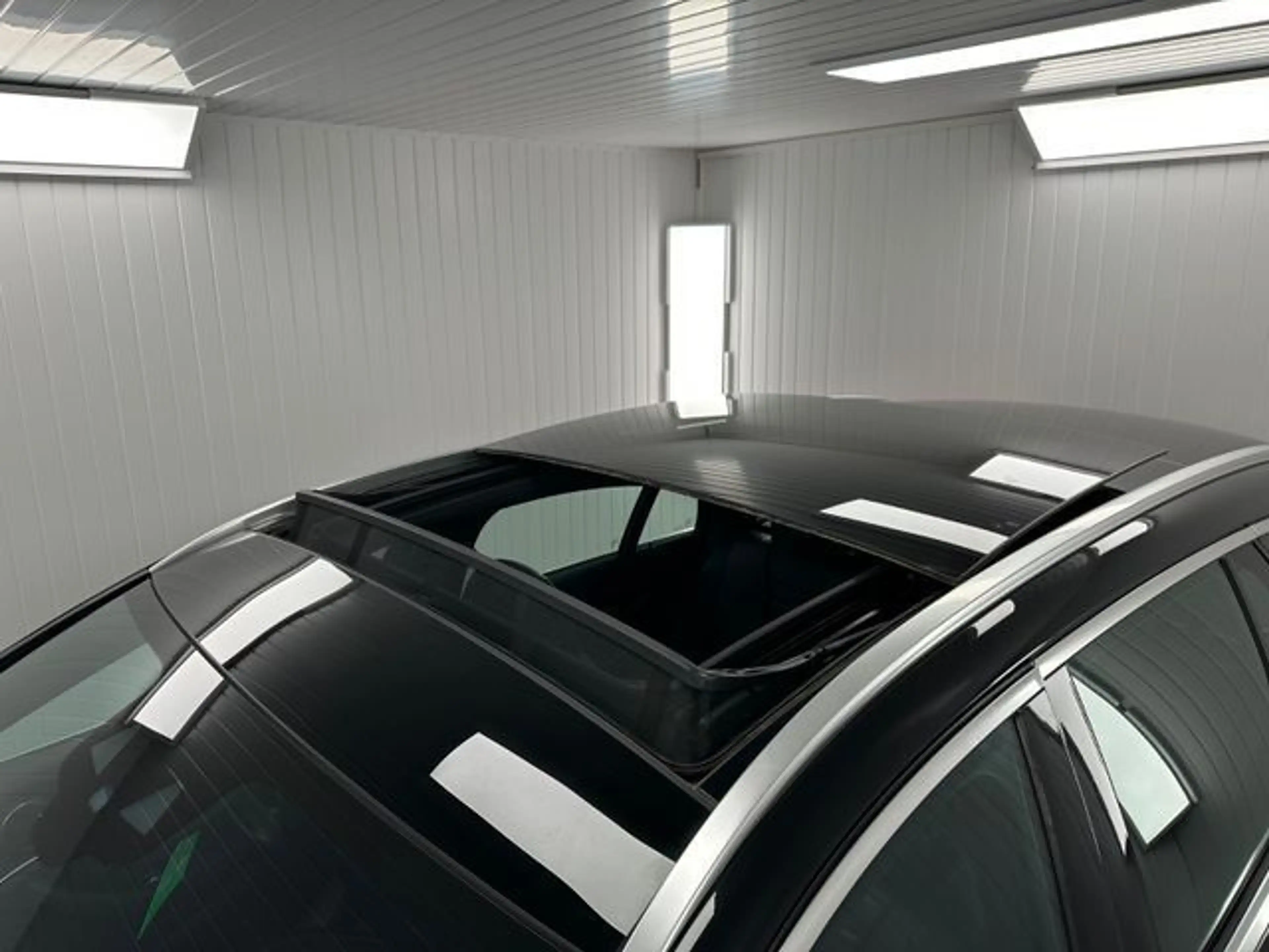 Mercedes-Benz E 450 4Matic AMG SPORTPAKET PANO 360° WIDESCREEN — photo 14