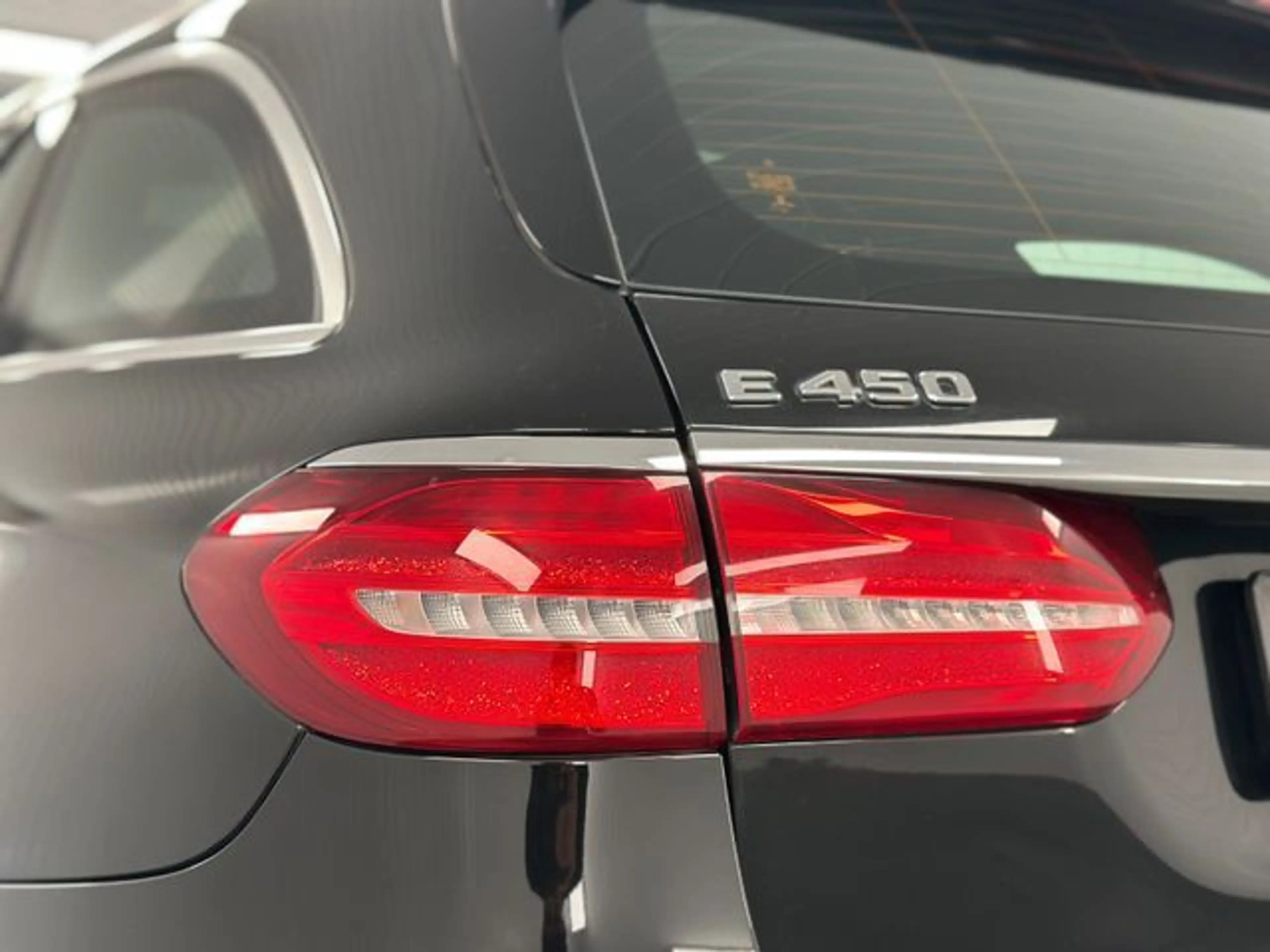 Mercedes-Benz E 450 4Matic AMG SPORTPAKET PANO 360° WIDESCREEN — photo 9
