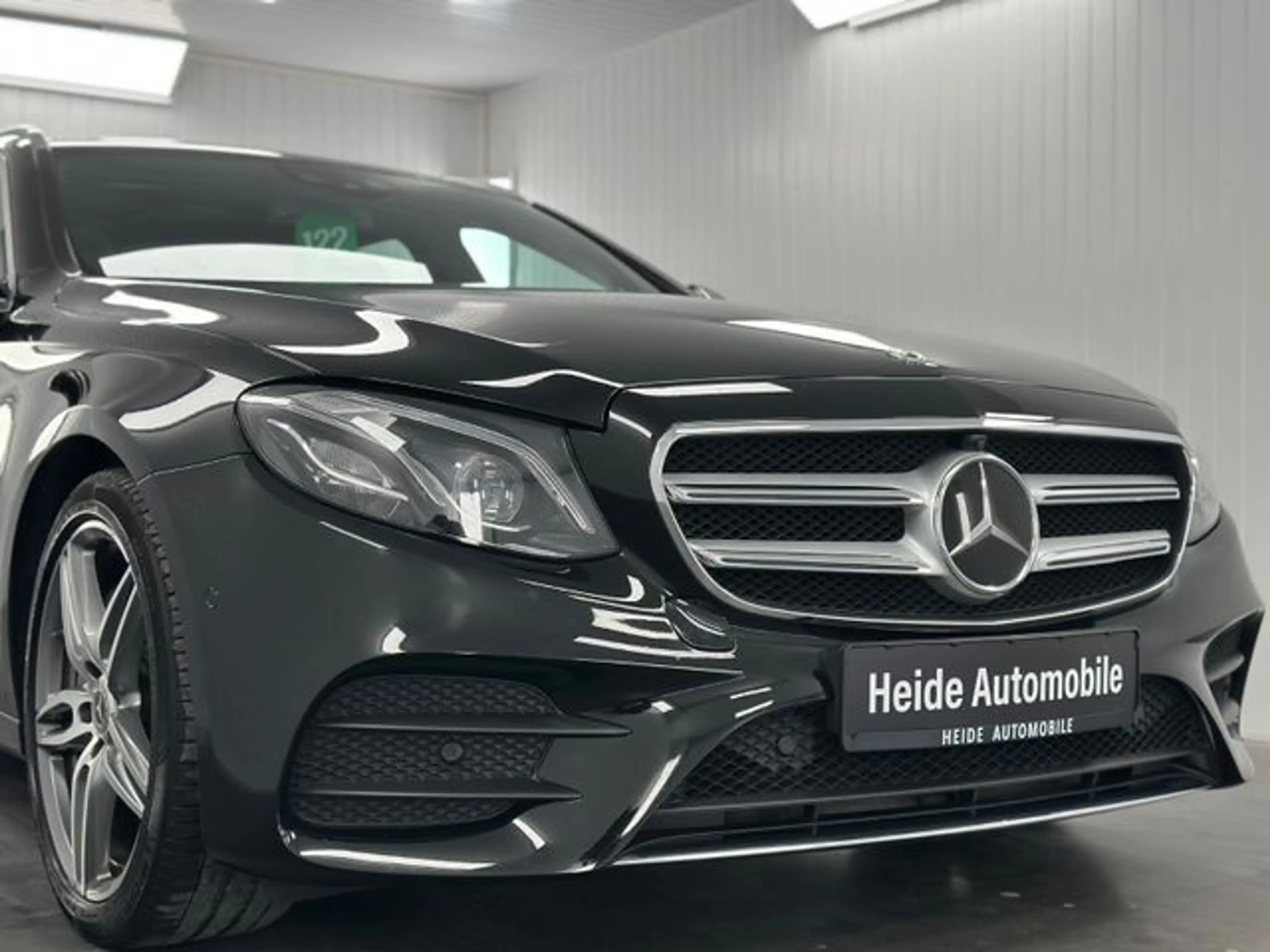 Mercedes-Benz E 450 4Matic AMG SPORTPAKET PANO 360° WIDESCREEN — photo 4