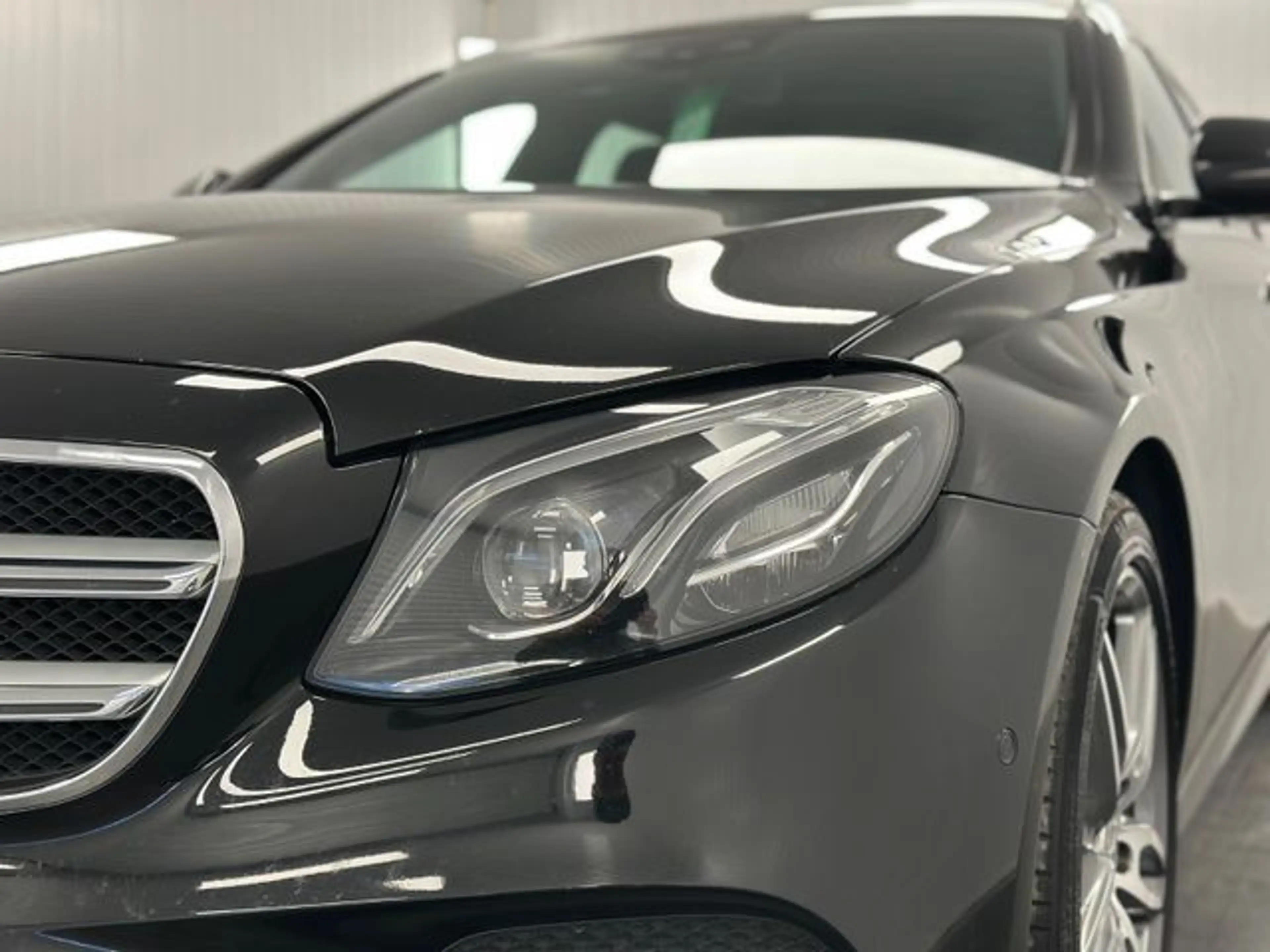 Mercedes-Benz E 450 4Matic AMG SPORTPAKET PANO 360° WIDESCREEN — photo 12