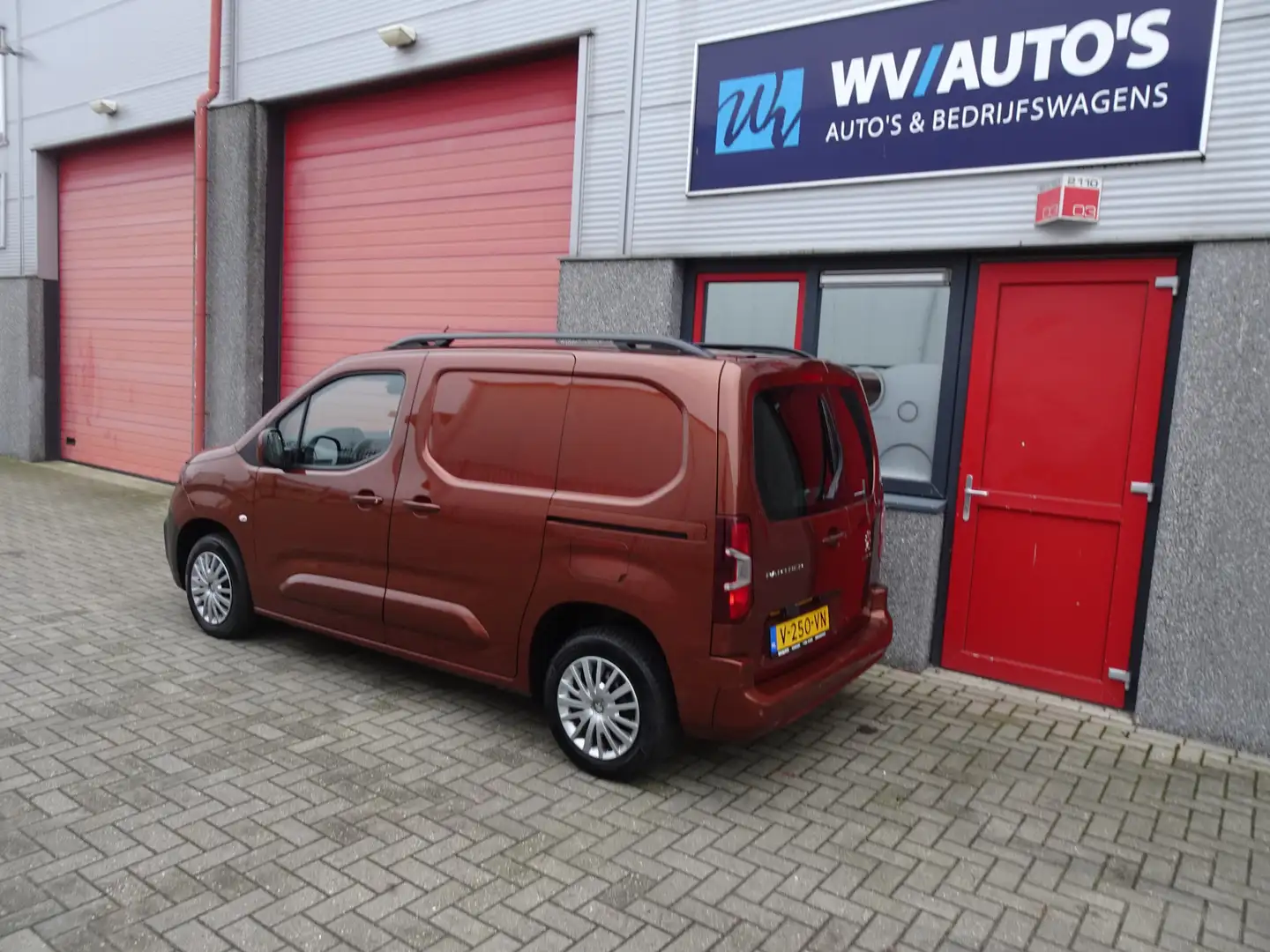 Peugeot Partner 1.6 BlueHDI Premium navi 2 x schuifdeur airco Marrón - 2