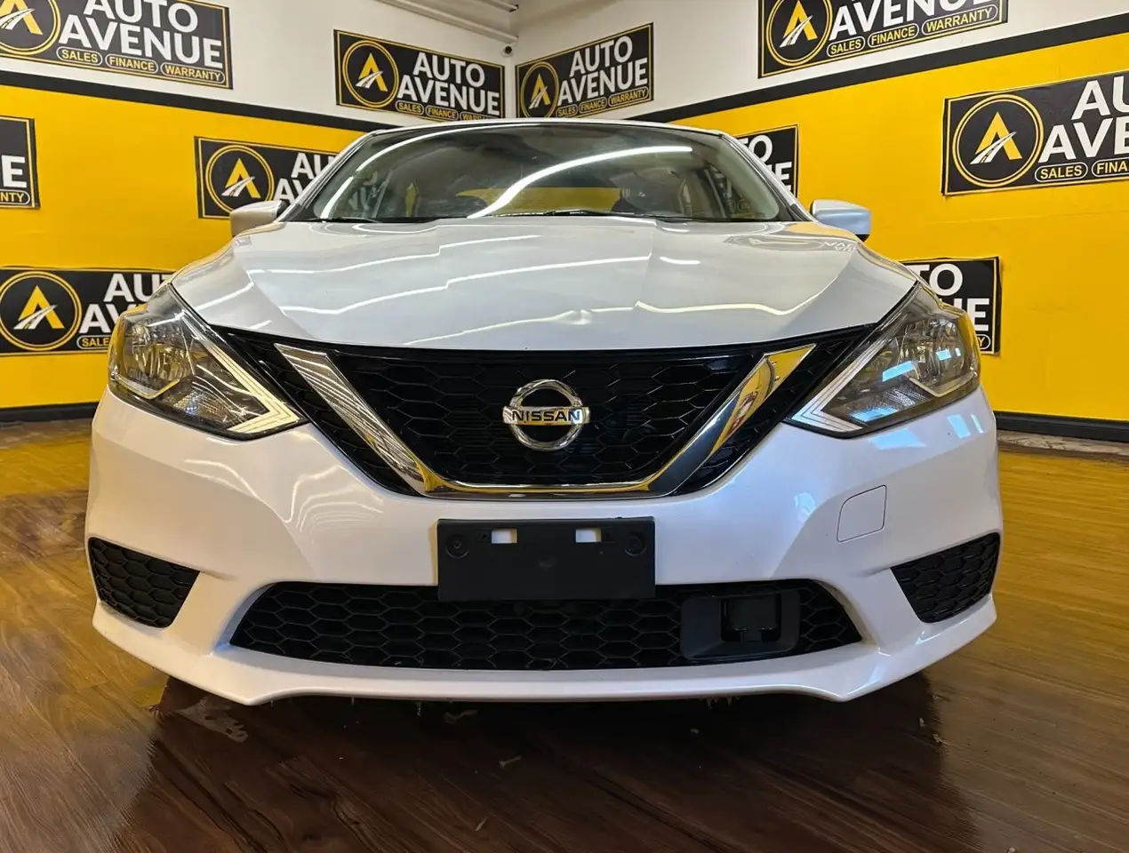 Nissan Sentra снимка Nissan Sentra