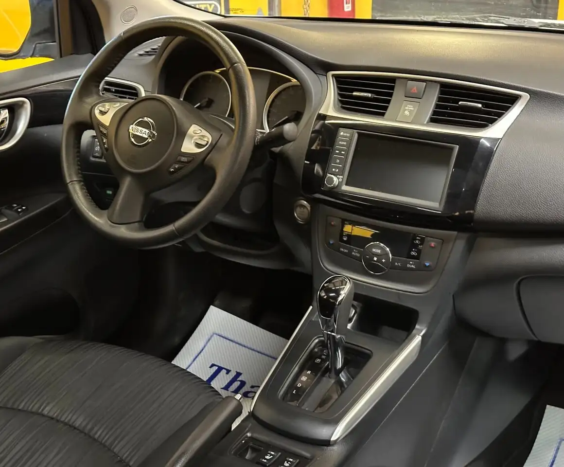 Nissan Sentra снимка Nissan Sentra