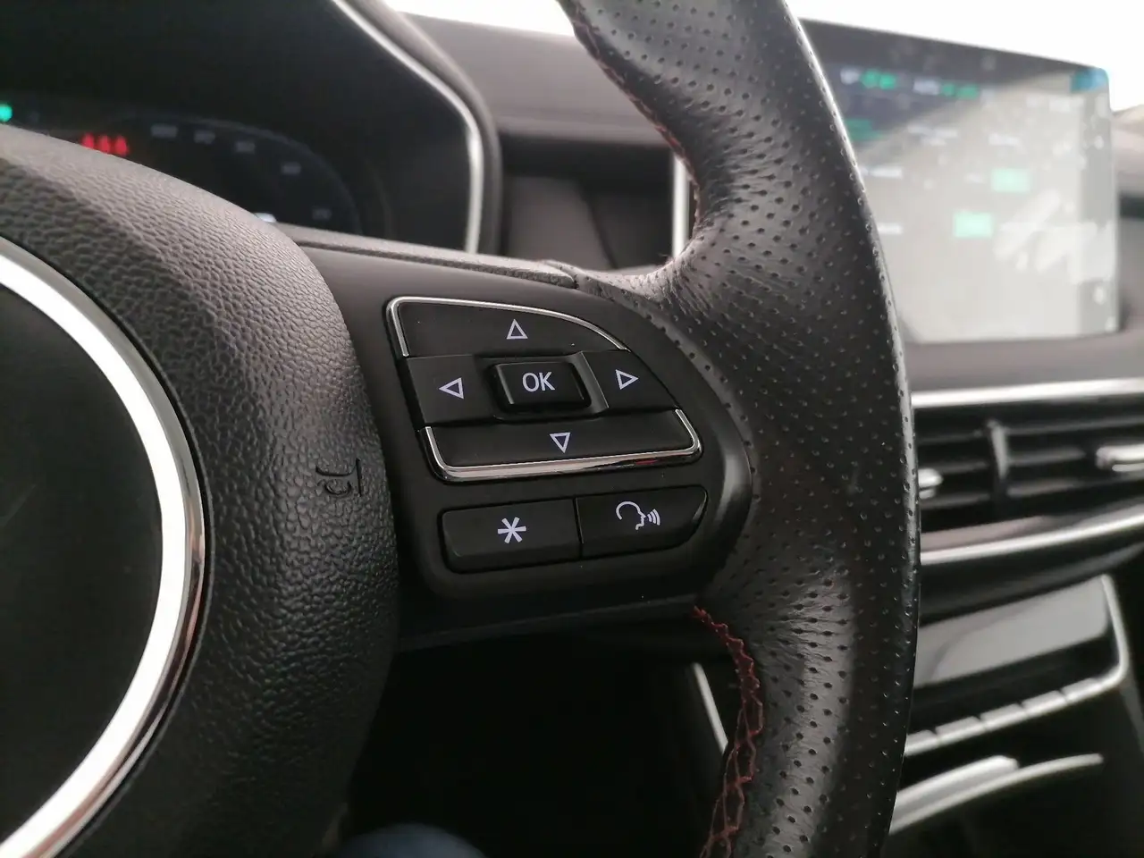 MG HS E 1.5 t-gdi phev Exclusive auto, миниатюра 28