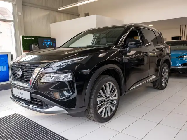 Nissan X-Trail view 2